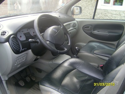 renault_scenic_rx4_F.jpg